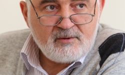 وفاة عضو مجمع تشخيص مصلحة النظام فـي إيران أحمد توكلي